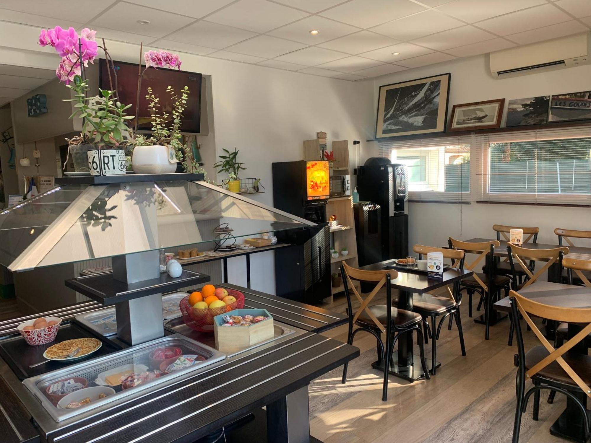 Contact Hotel Marseille Aubagne La Penne-sur-Huveaune Zewnętrze zdjęcie