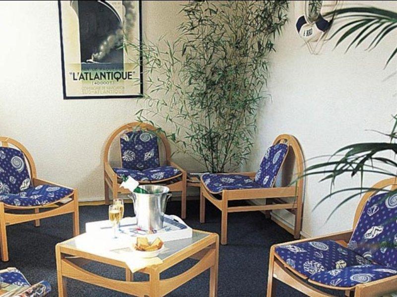 Contact Hotel Marseille Aubagne La Penne-sur-Huveaune Zewnętrze zdjęcie
