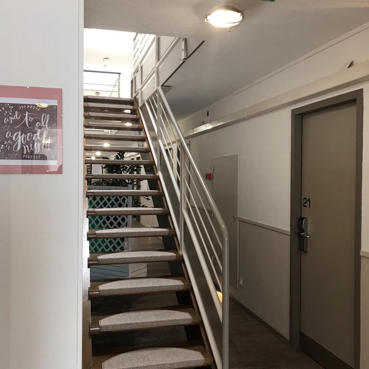 Contact Hotel Marseille Aubagne La Penne-sur-Huveaune Zewnętrze zdjęcie
